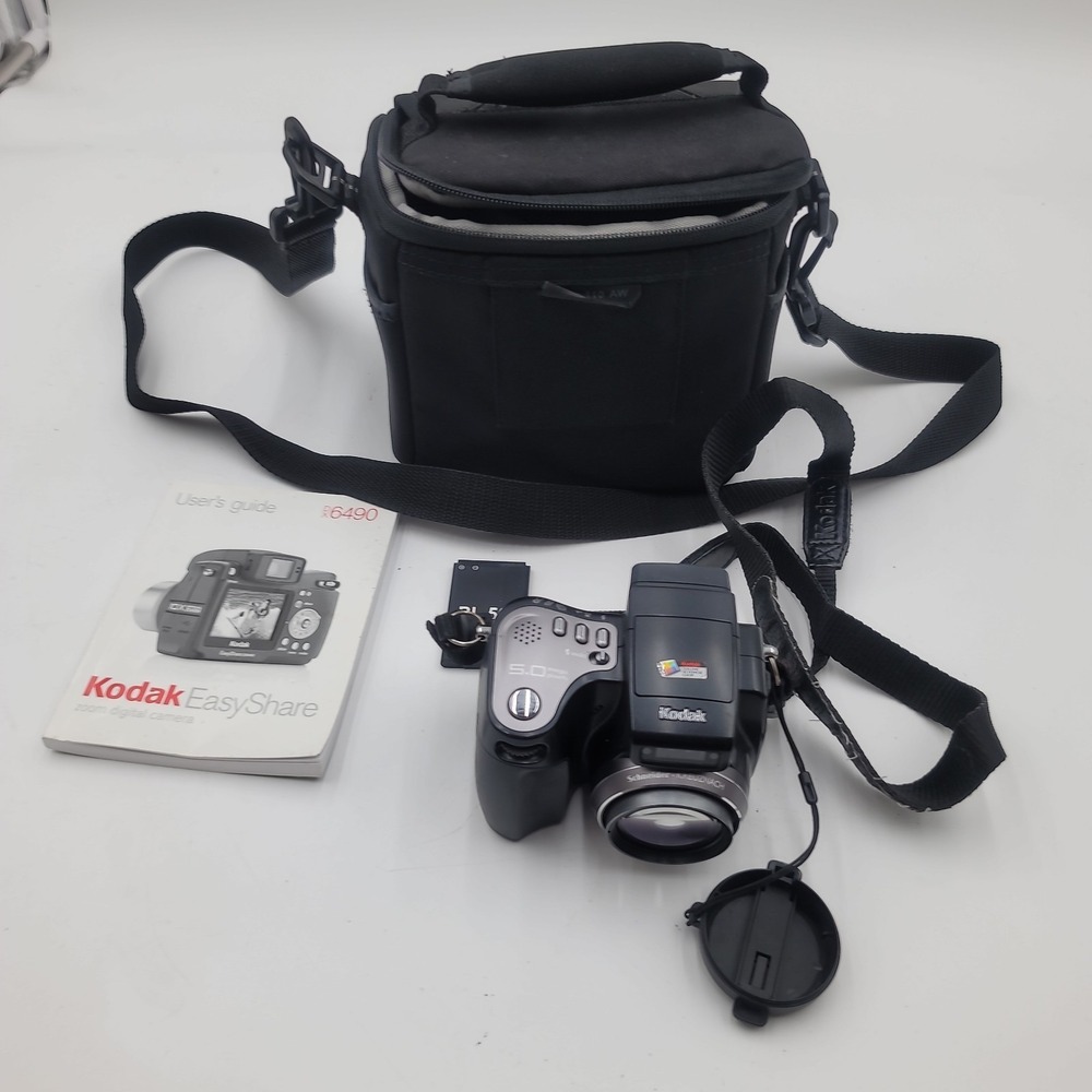 Kodak Easyshare DX6490 Camera With Bag UNTESTED